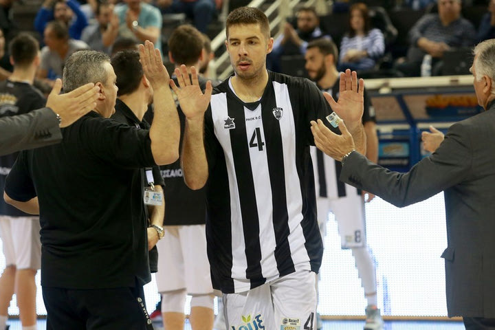 Ο Τέπιτς και τα ανακαινισμένα γήπεδα στην Σερβία