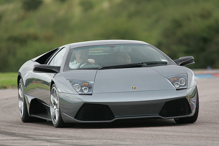 Δάκρυα: Lamborghini μεταφέρει κατσίκες!