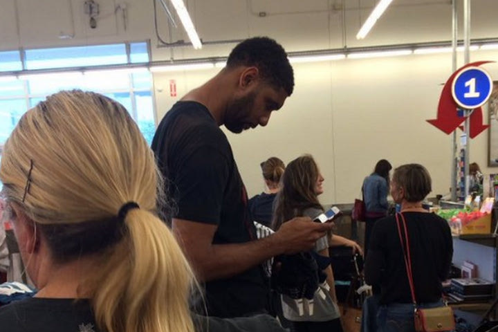 Ο Tim Duncan κάνει αυτό που περιμέναμε όλοι