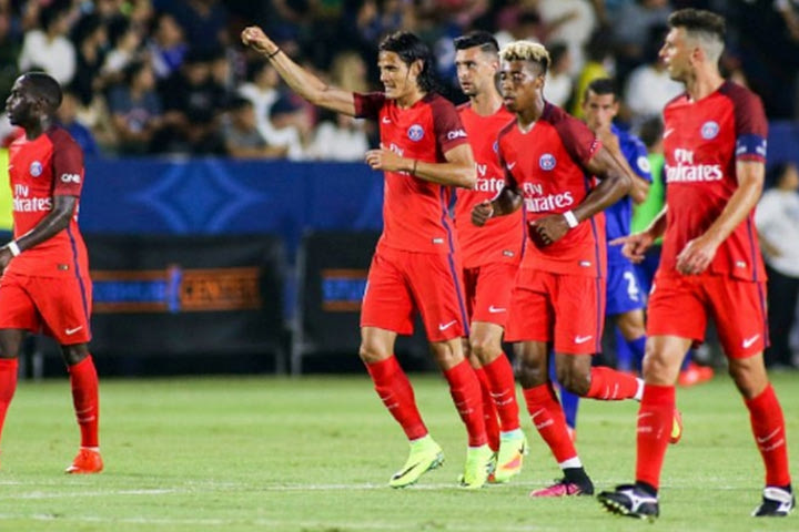 Εύκολα με 4-0 η Παρί την Λέστερ
