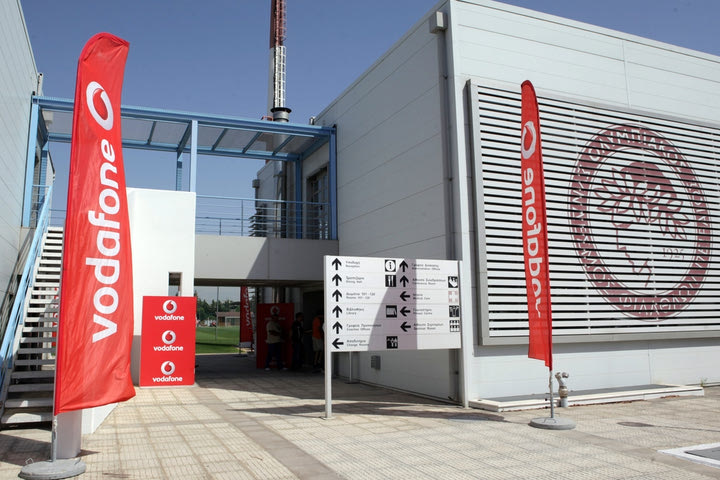 Η Vodafone συζητά να ανανεώσει με τον Ολυμπιακό