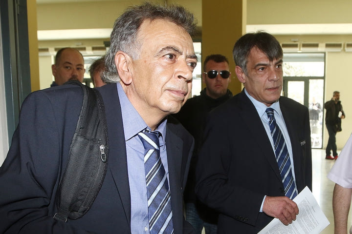 “Αλλάξτε το νόμο αλλιώς πιο σκληρά μέτρα…”