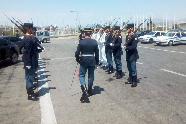 Με τιμές αρχηγού κράτους περιμένουν την Κορακάκη