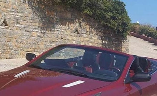 Έκανε “καλοκαιρινή” την Aston Martin σε τροχαίο στην Κρήτη