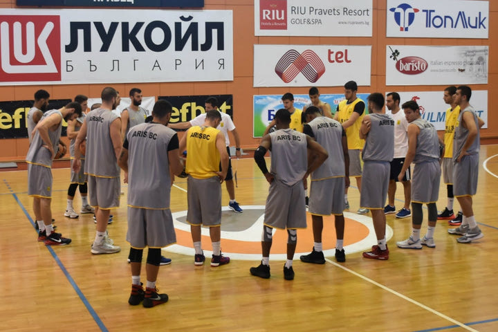 Συνεχίζει τη σκληρή δουλειά στη Βουλγαρία ο Άρης