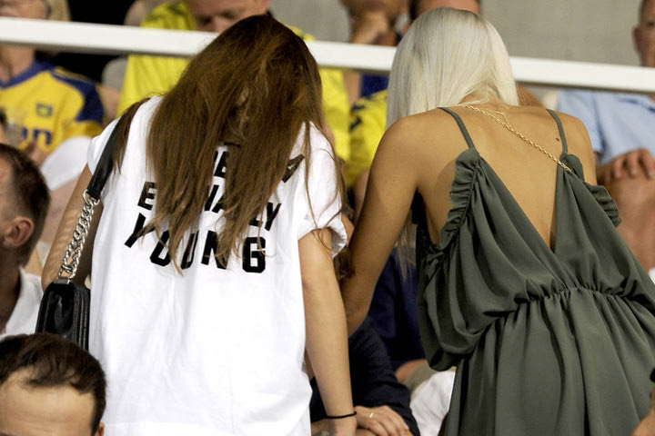 “Πασαρέλα” στις εξέδρες της Λεωφόρου