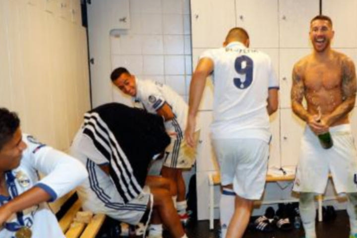 Σαμπάνιες και γιορτή στα αποδυτήρια της Ρεάλ