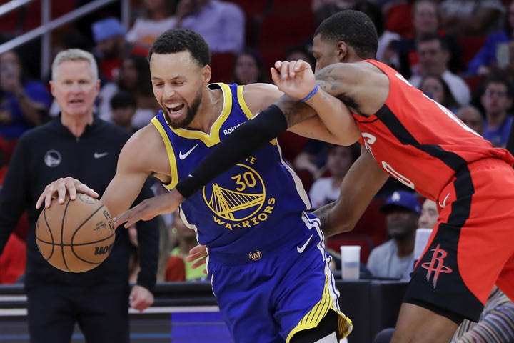 NBA: Οι Σίξερς ισοπέδωσαν τους Μπλέιζερς, ο Κάρι καθάρισε για τους Γουόριορς στο Χιούστον