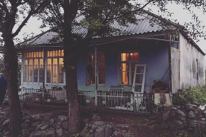 Το φτωχικό σπίτι που μεγάλωσε ο Ιβάν Σαββίδης