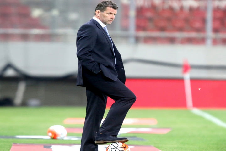 Συνάντηση Σκίμπε με τους προπονητές της Super League