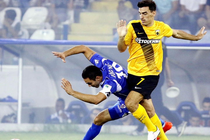 Πρώτη σκέψη με 4-3-3 και Λάζαρο