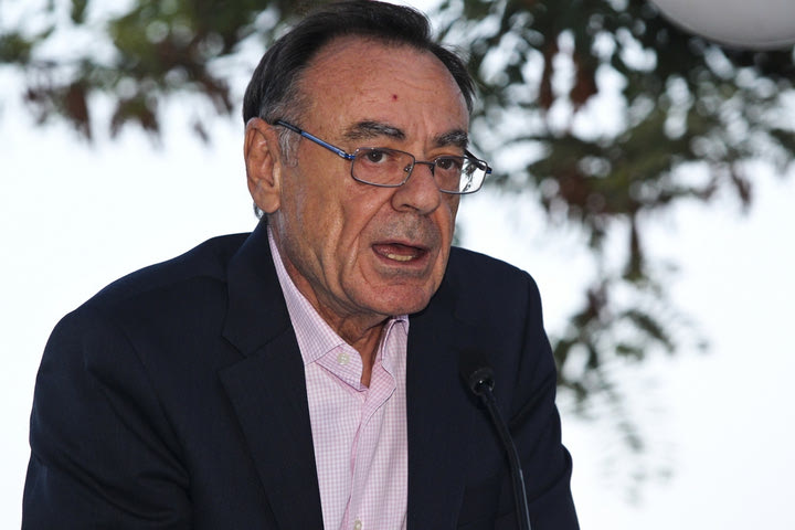 Σφακιανάκης: “Αναζητώ έσοδα με τη βοήθεια του… Χάρι Πότερ”