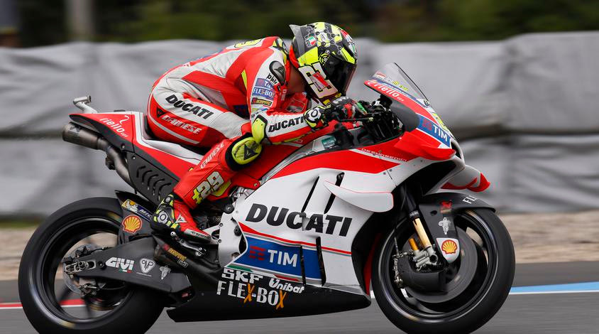 GP Μ. Βρετανίας – FP1 & FP2: “Κυνηγώντας” τον Iannone