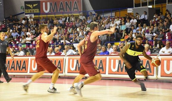 Με άμυνα και σερί 17-0 ο Άρης 80-72 τη Βενέτσια