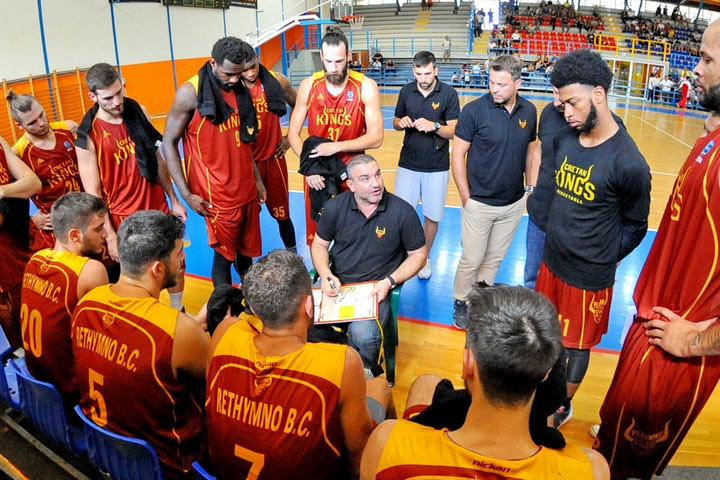Κωνσταντινίδης: “Να δείξουμε ότι έχουμε προσωπικότητα”