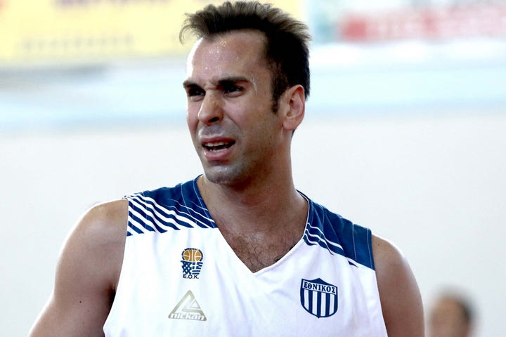 Ανακοίνωσε Βασιλόπουλο ο Φάρος