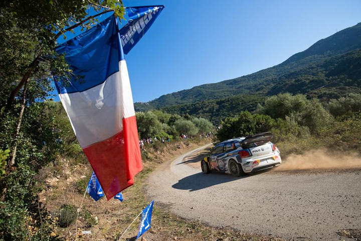 Αγκαλιά με τον τίτλο ο Ogier