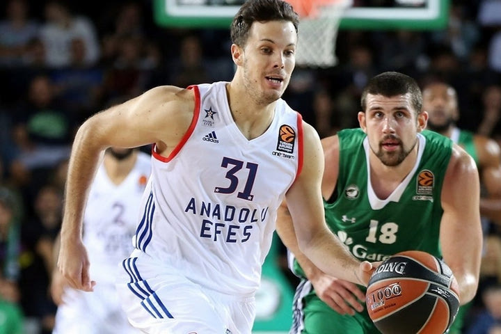 Η Εφές πέτυχε την πρώτη της νίκη στην EuroLeague επί της Νταρουσάφακα