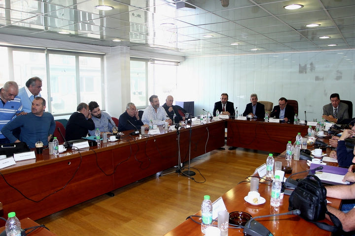Αναβολή στη Football League, ζήτησαν παραίτηση του προεδρείου