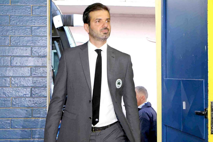 Σύσκεψη με το team και τετ α τετ με παίκτες