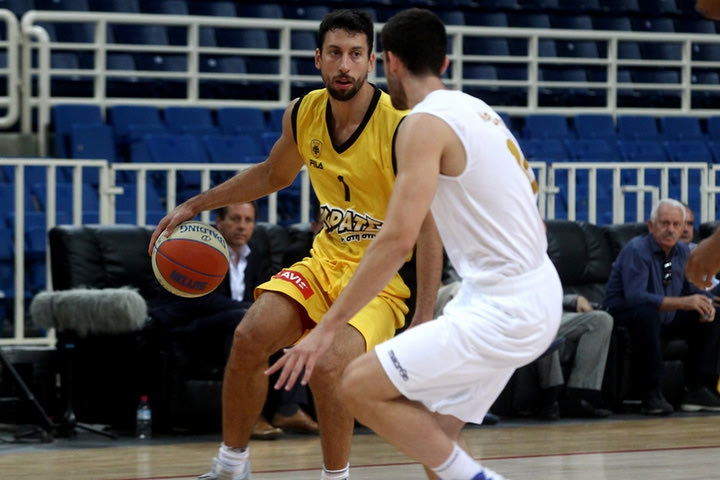 Η ΑΕΚ στους “4” κάνοντας περίπατο κόντρα στον Κόροιβο