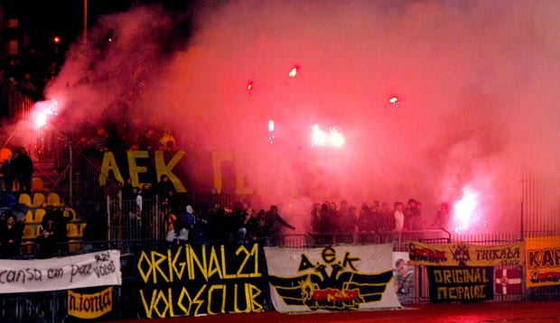 Γιούχα απ’ τους οπαδούς της ΑΕΚ!