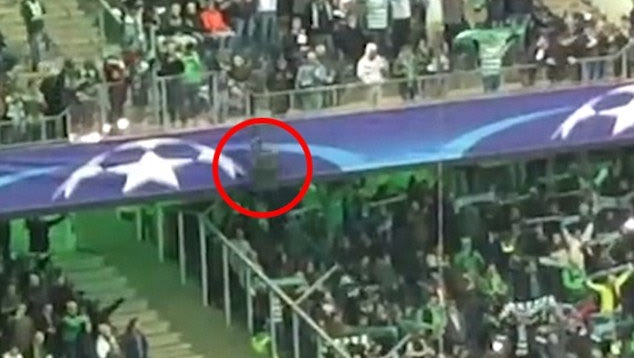 Τρομακτική πτώση φιλάθλου της Σέλτικ από το πάνω διάζωμα
