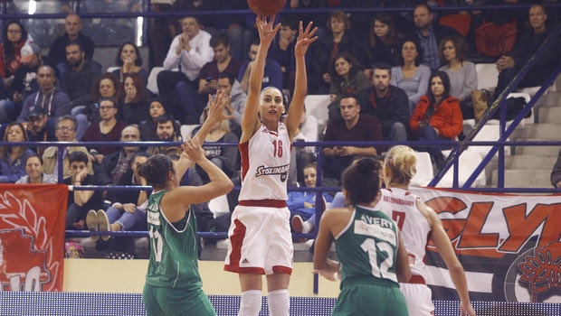 Ο Ολυμπιακός με “μπόμπερ” την Δημητράκου έριξε “30άρα” στον Παναθηναϊκό