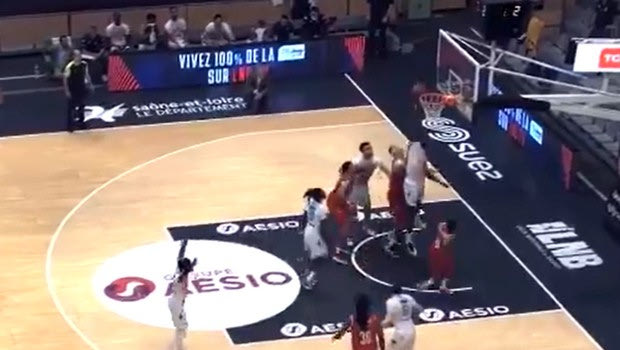 Ασύλληπτο φινάλε στη Γαλλία: Αυτοκαλάθι στα 0.6” έδωσε τη νίκη στη Σαλόν