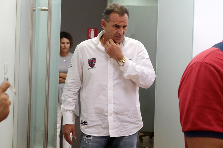 Πανόπουλος: “Καλά κρασιά, ομελέτες και αυγά”