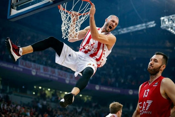 Έτσι εκτέλεσε ο Σιμόνοβιτς την Αρμάνι