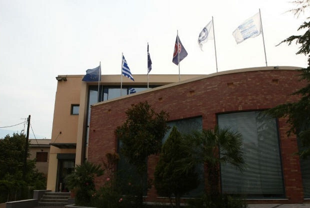 Τέσσερις περνάνε από το… ταμείο
