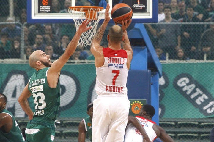 Ο Ολυμπιακός άλωσε το ΟΑΚΑ, 79-77 τον Παναθηναϊκό