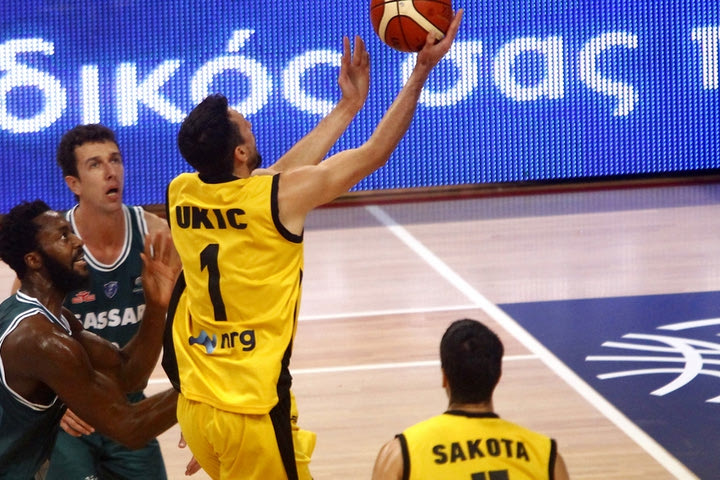 Σαρωτική η ΑΕΚ, +20 τη Σάσαρι