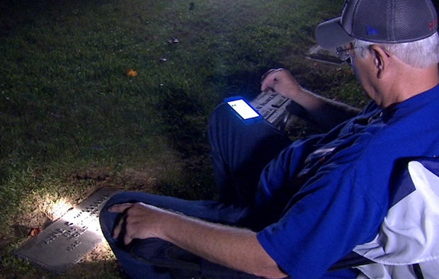 Οπαδός των Cubs πανηγύρισε τον τίτλο στο νεκροταφείο