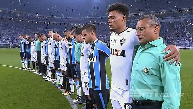 Συγκίνηση στην “Arena do Grêmio” για τη Σαπεκοένσε