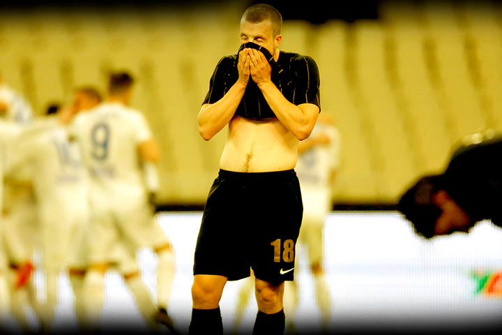 Άδεια ομάδα, άδειες εξέδρες