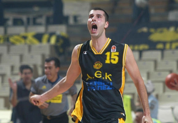 “Ψήνεται” επιστροφή Κακιούζη στην ΑΕΚ