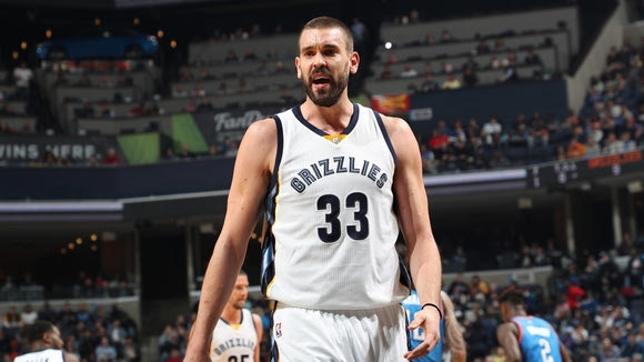 Ο Marc Gasol σκοράρει και με το κεφάλι!