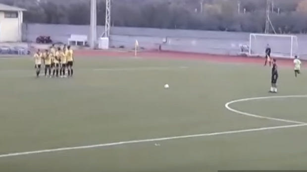 Γκολάρα με φάουλ από τερματοφύλακα στη Β’ ΕΠΣΑ!