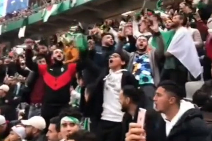 Ρατσιστική επίθεση Αλγερινών οπαδών στους Μαροκινούς: “Δώστε τους μπανάνες, είναι ζώα”