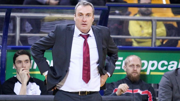 Κόουτς Νίμπουρκ: “Κοιμήθηκα στο κρεβάτι του μασάζ!”
