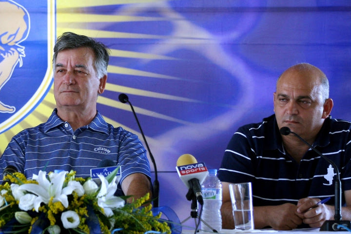 Παραιτήθηκε ο Κωστούλας, πρόεδρος ο Μπελεβώνης