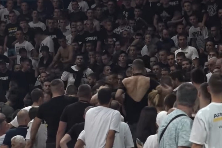 Παρτιζάν: Εικόνες ντροπής στο φιλικό για τον Βελίτσκοβιτς στο “αντιο” του Ντούσαν Ίβκοβιτς, οπαδοί της ομάδας τσακώθηκαν μεταξύ τους