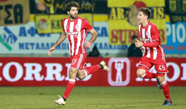 Προσανατολίζεται σε 4-4-2 ο Μπέντο