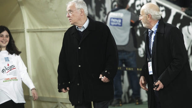 Θεοδωρίδης: “Δεν είναι άντρας ο Μάνταλος”