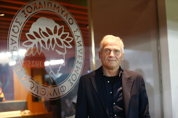 Ολυμπιακός – Παναθηναϊκός: Ο Λάγιος Ντέταρι στις εξέδρες του Καραϊσκάκης για το ντέρμπι των αιωνίων