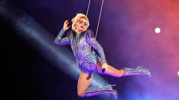 Το εκρηκτικό σόου της Lady Gaga στο ημίχρονο του Super Bowl