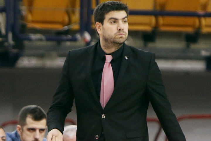 “Διαζύγιο” με Μαρκόπουλο