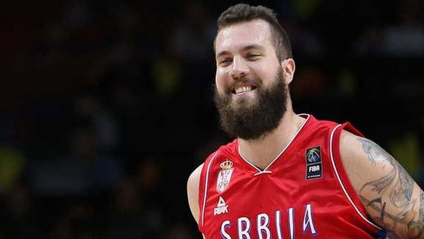 Μίροσλαβ Ραντούλιτσα, τι look είναι αυτό;